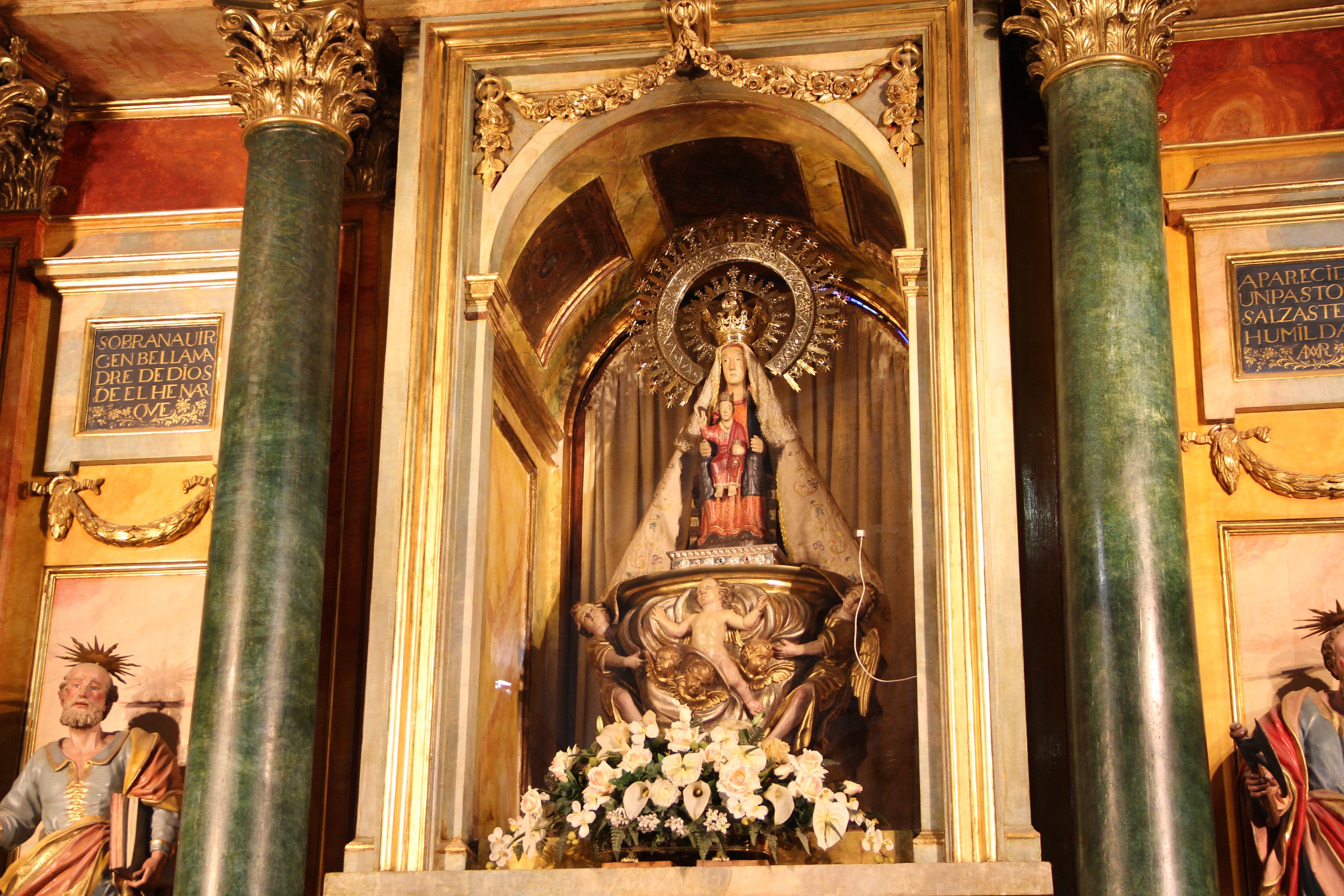 Imagen de la Virgen de El Henar en el Santuario que lleva su nombre cercano a Cuéllar