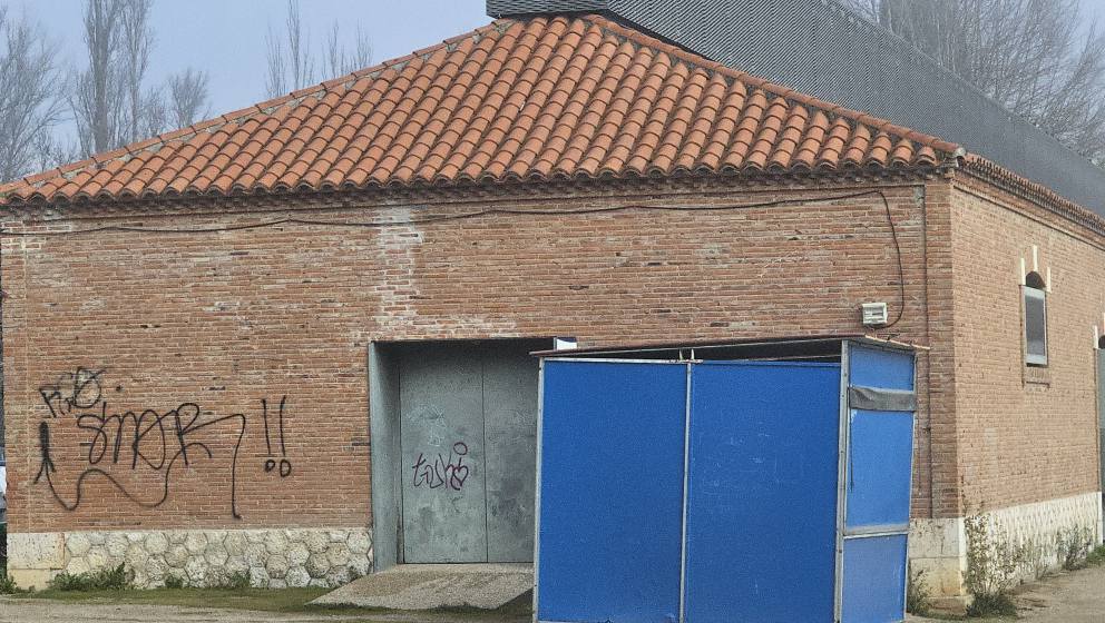 Pintadas en la fachada del Museo del Agua