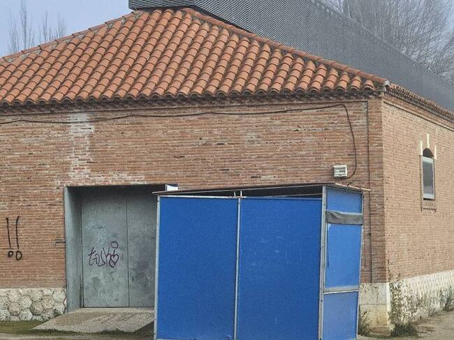 Pintadas en la fachada del Museo del Agua