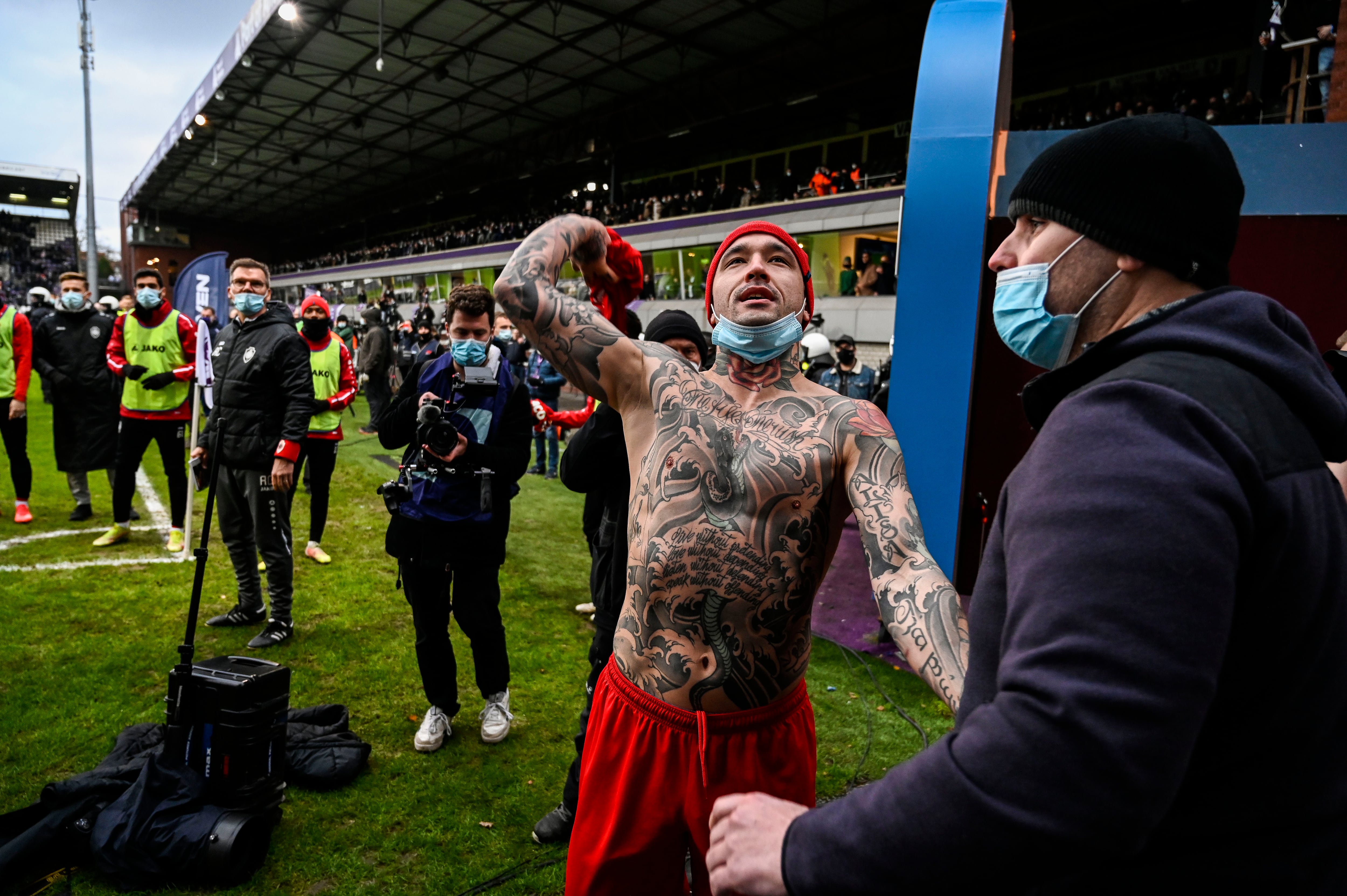 Radja Nainggolan celebrando una victoria con el Antwerp&#039;s