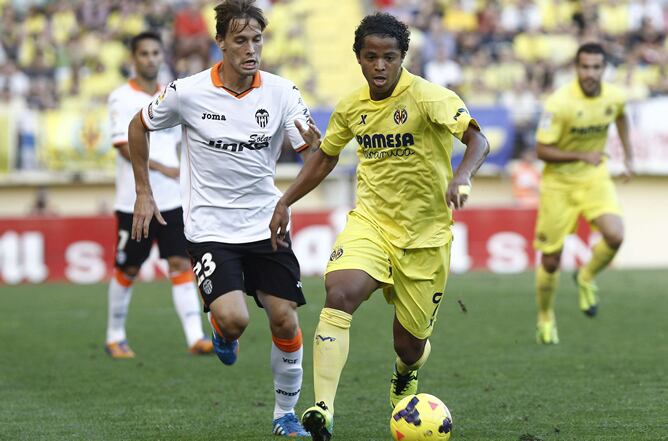 El jugador mexicano fue uno de los mejores en el festival del Villarreal