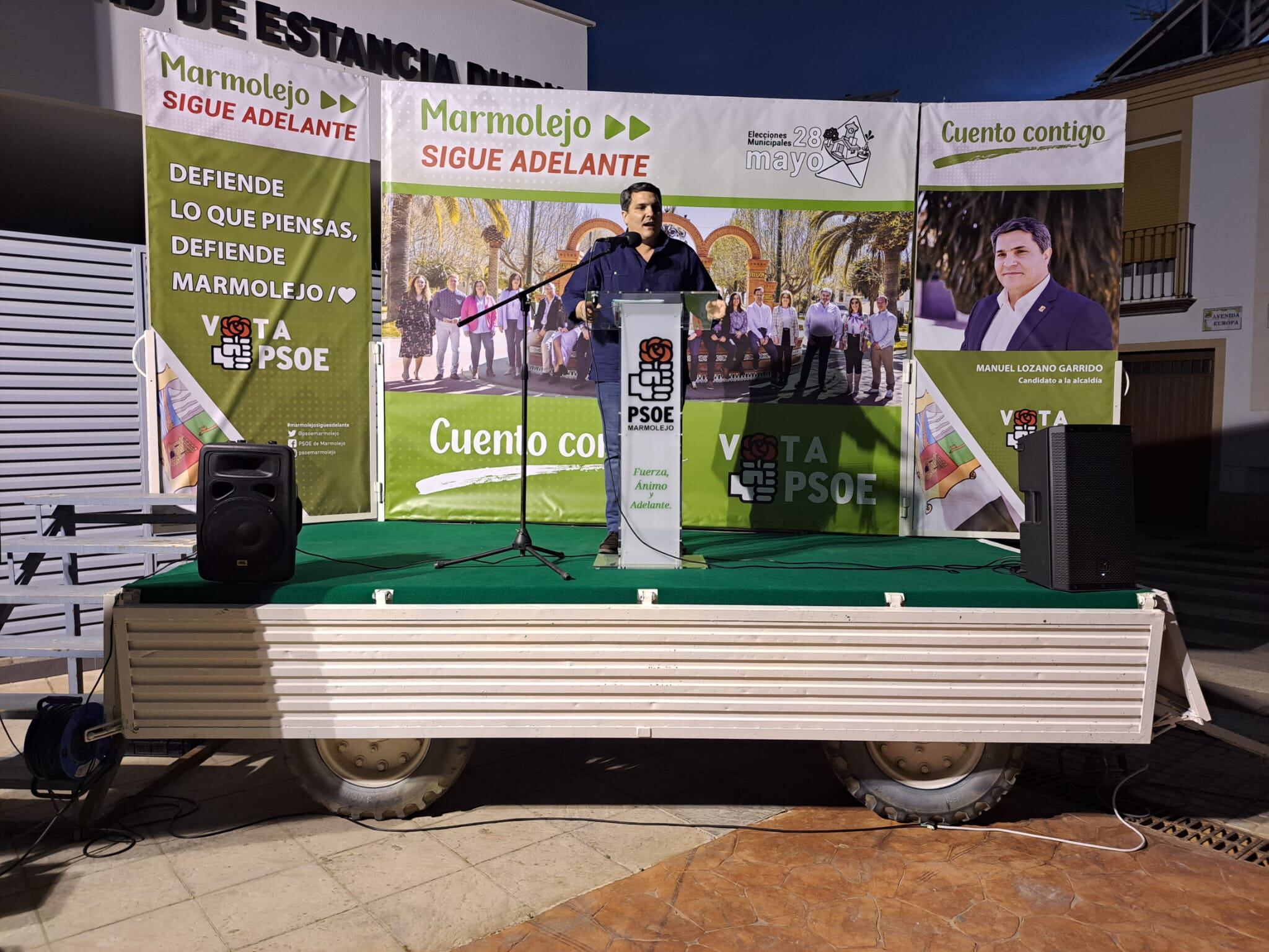 Manuel Lozano durante un mitin electoral.