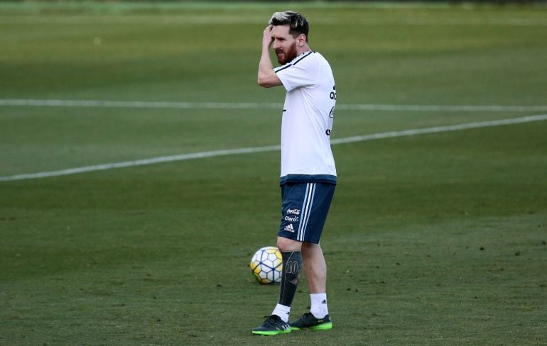 Leo Messi en el entrenamiento con la selección argentina