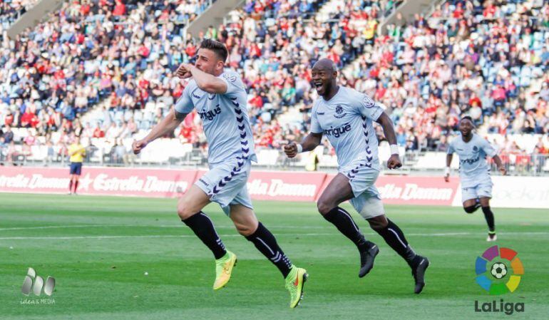 Xavi Molina celebra el gol de la victòria davant l'Almería.