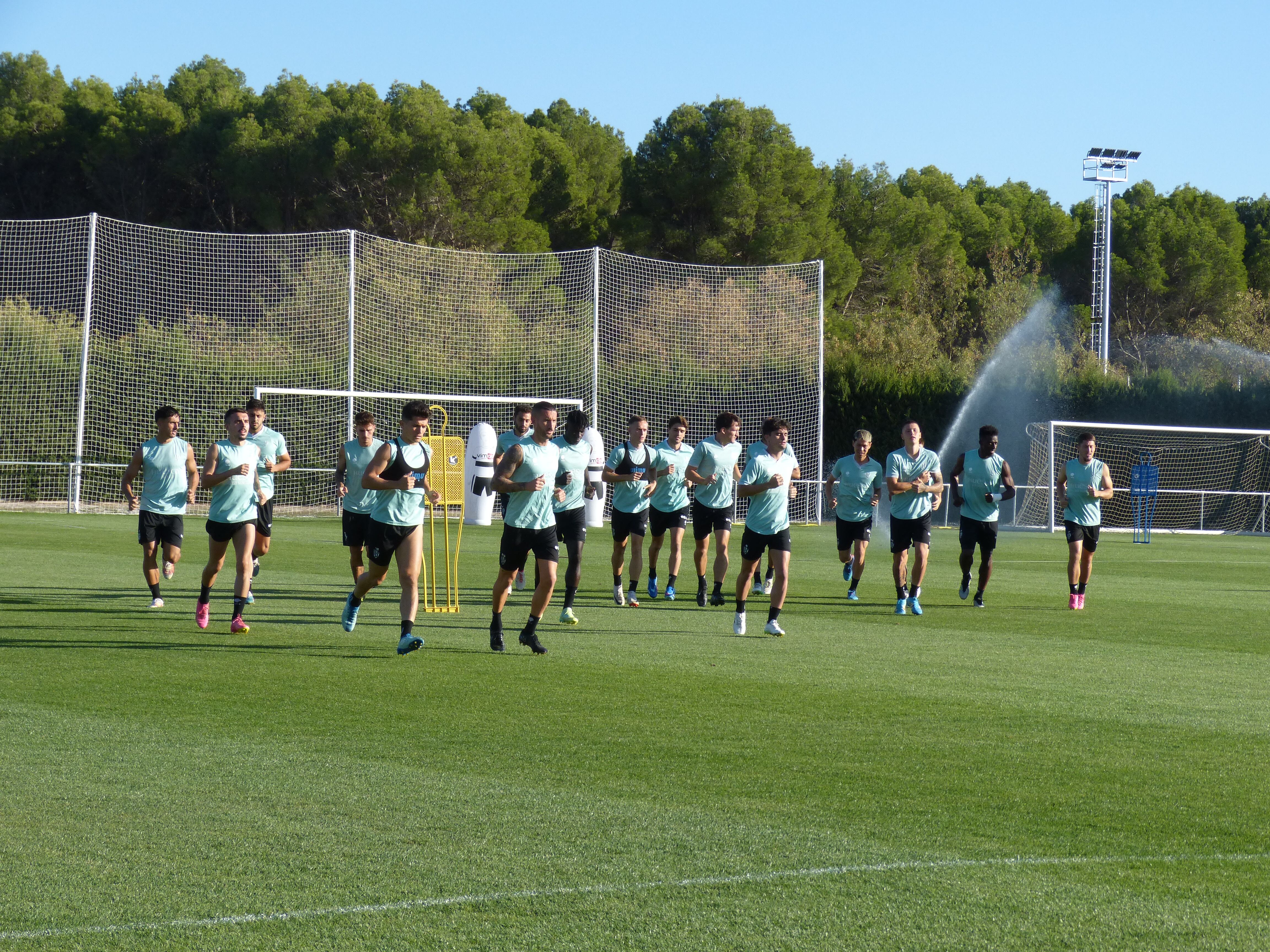 El Huesca durante un entrenamiento