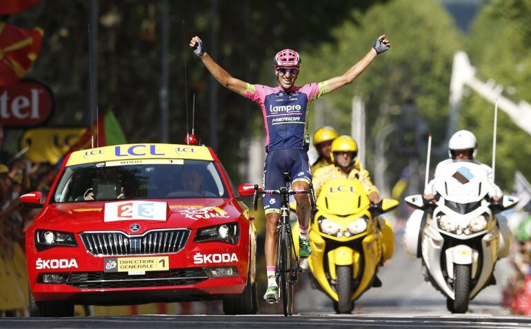 El ciclista español Rubén Plaza del equipo Lampre Merida se impone en la decimosexta etapa del Tour de Francia entre las localidades de Bourg de Péage y Gap