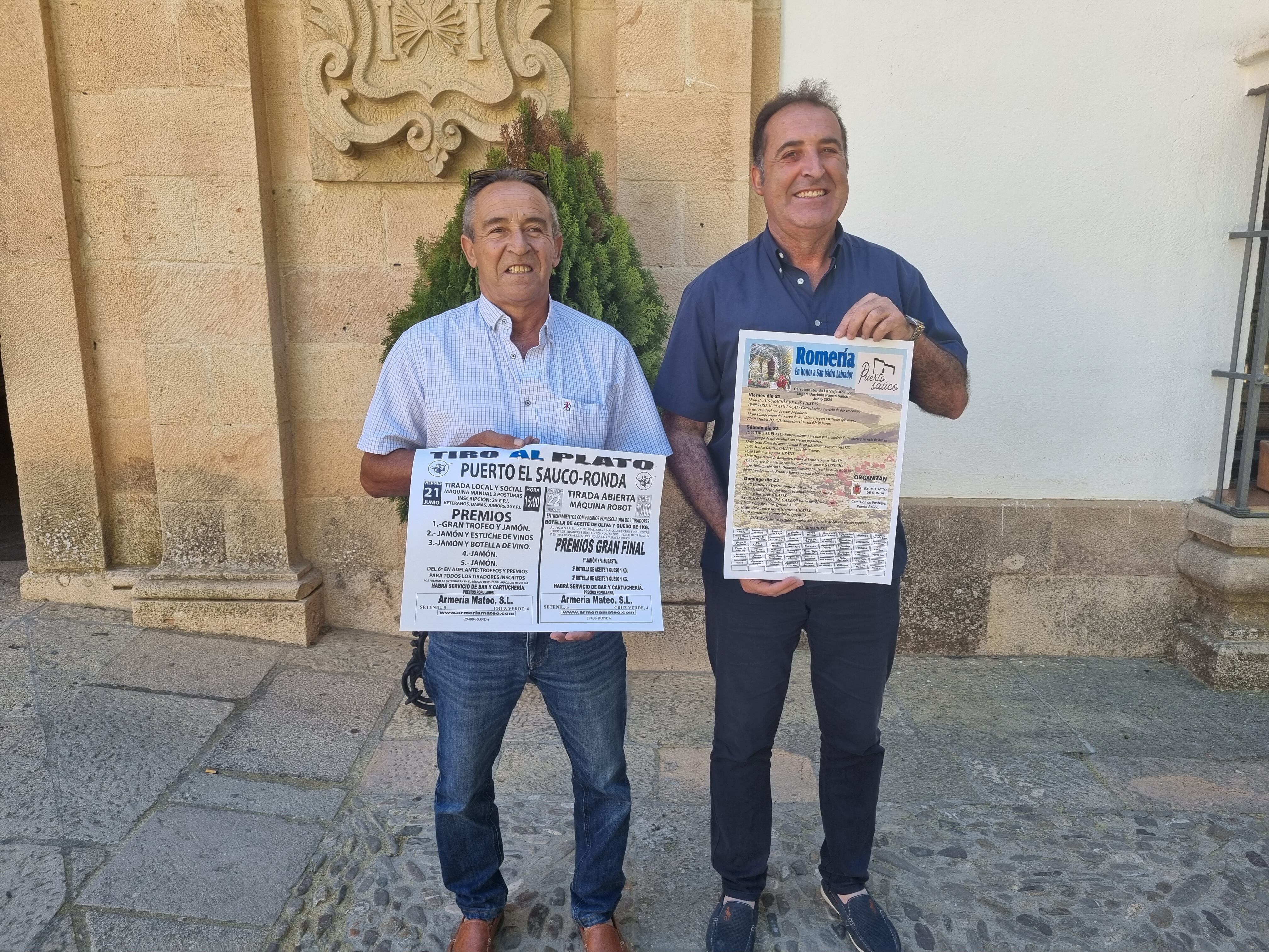 José Gil, alcalde de Puerto Saúco, junto al concejal Juan Carlos González.