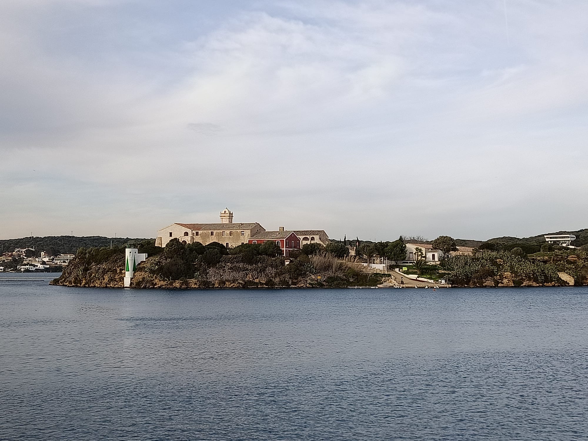 El GOB posa  en dubte la necessitat d'ampliar el moll sud segons el projecte actual.