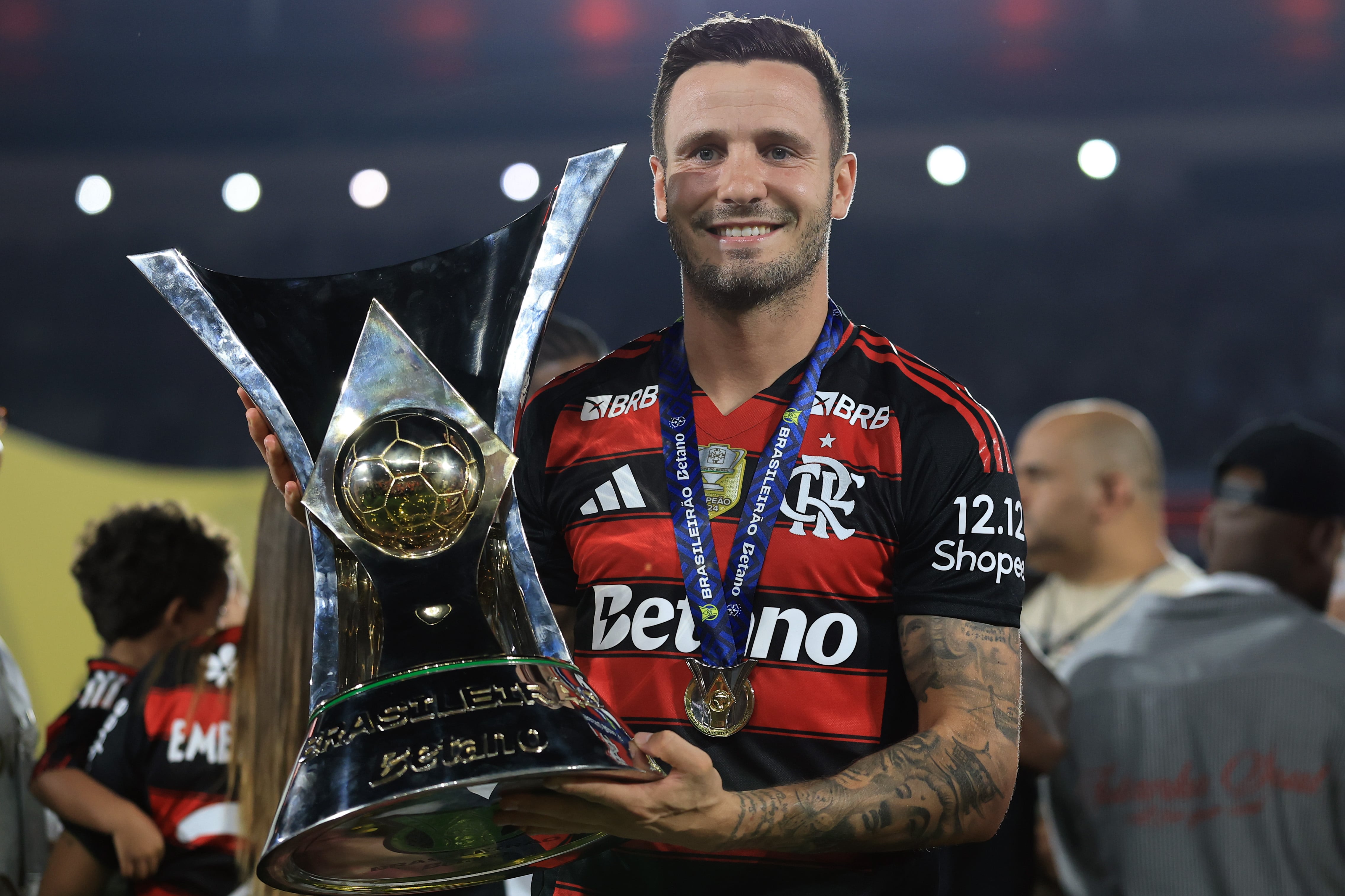 Saúl Ñíguez celeba el Brasileirao 2025 conseguido con Flamengo