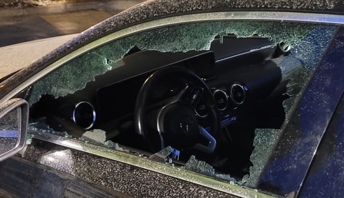 Destrozo a uno de los coches