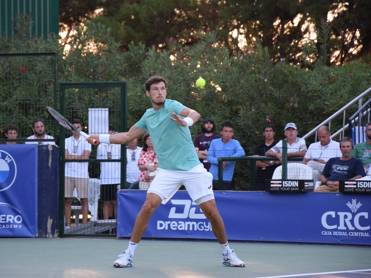 Torneo Ferrero Challenge en Villena. Martínez se lleva el derbi español ante Pablo Carreño en su regreso a la competición