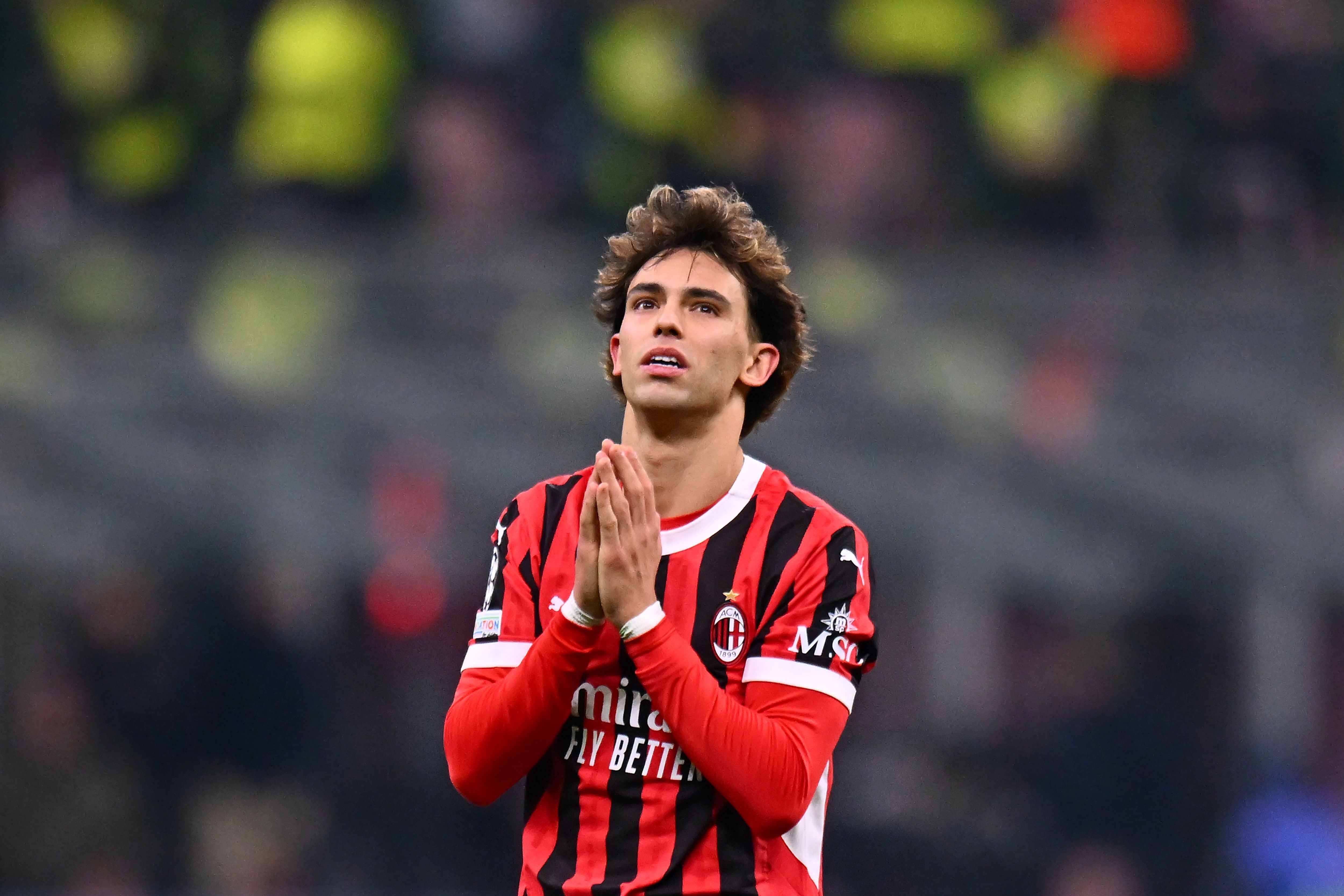 Joao Félix durante un partido con el AC Milan