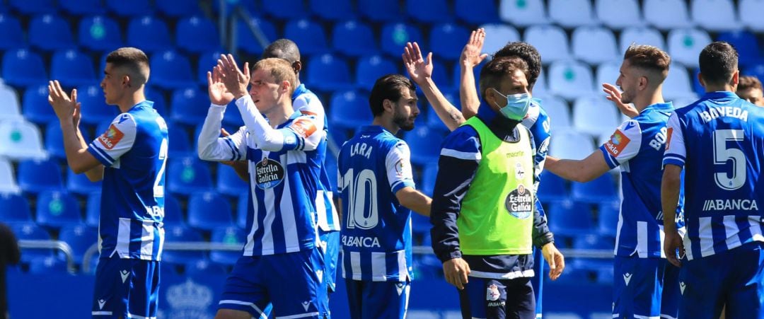 Jugadores del Deportivo al final del partido