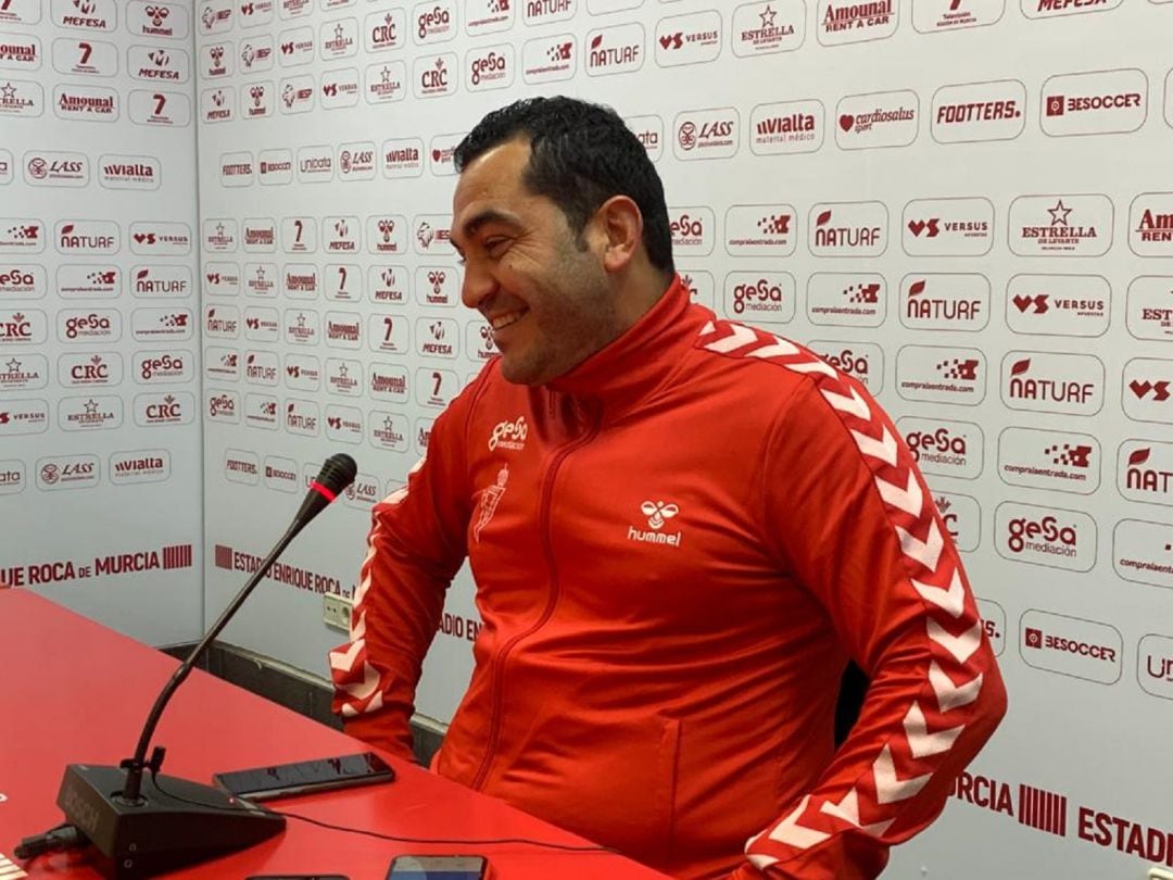 Adrián Hernández en la sala de prensa del Real Murcia