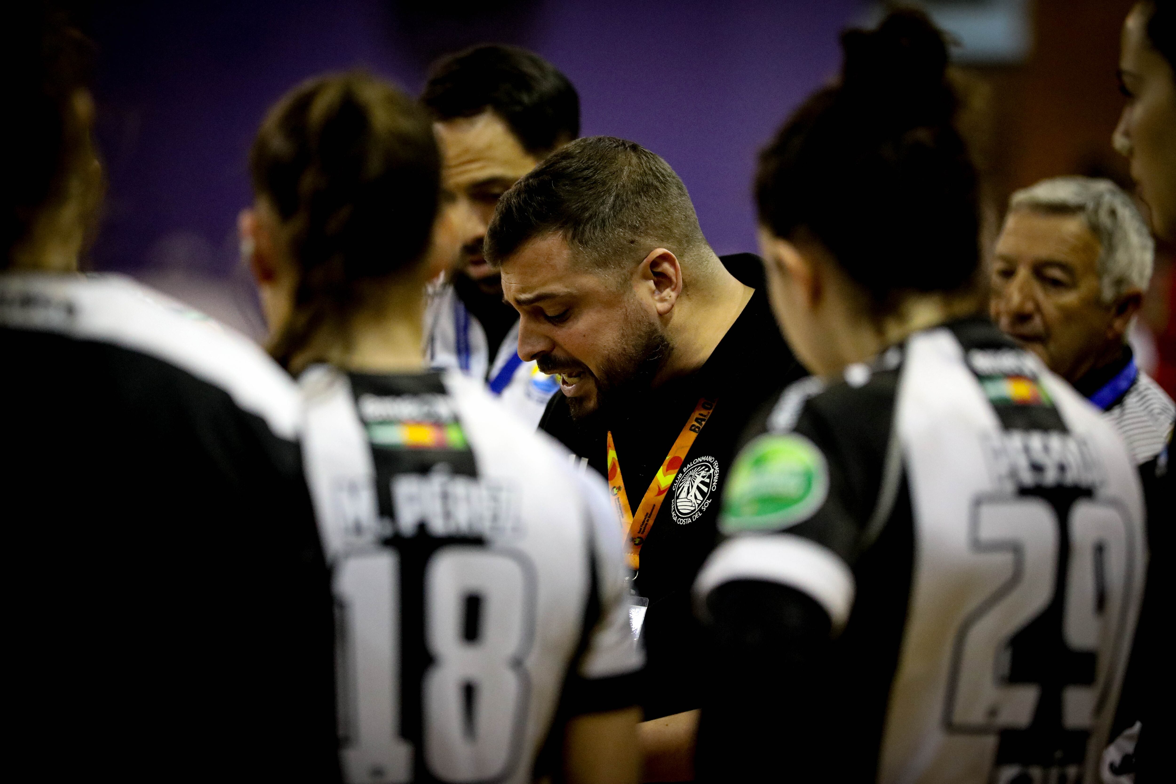 El técnico del Costa del Sol Suso Gallardo renueva una temporada con el club malagueño