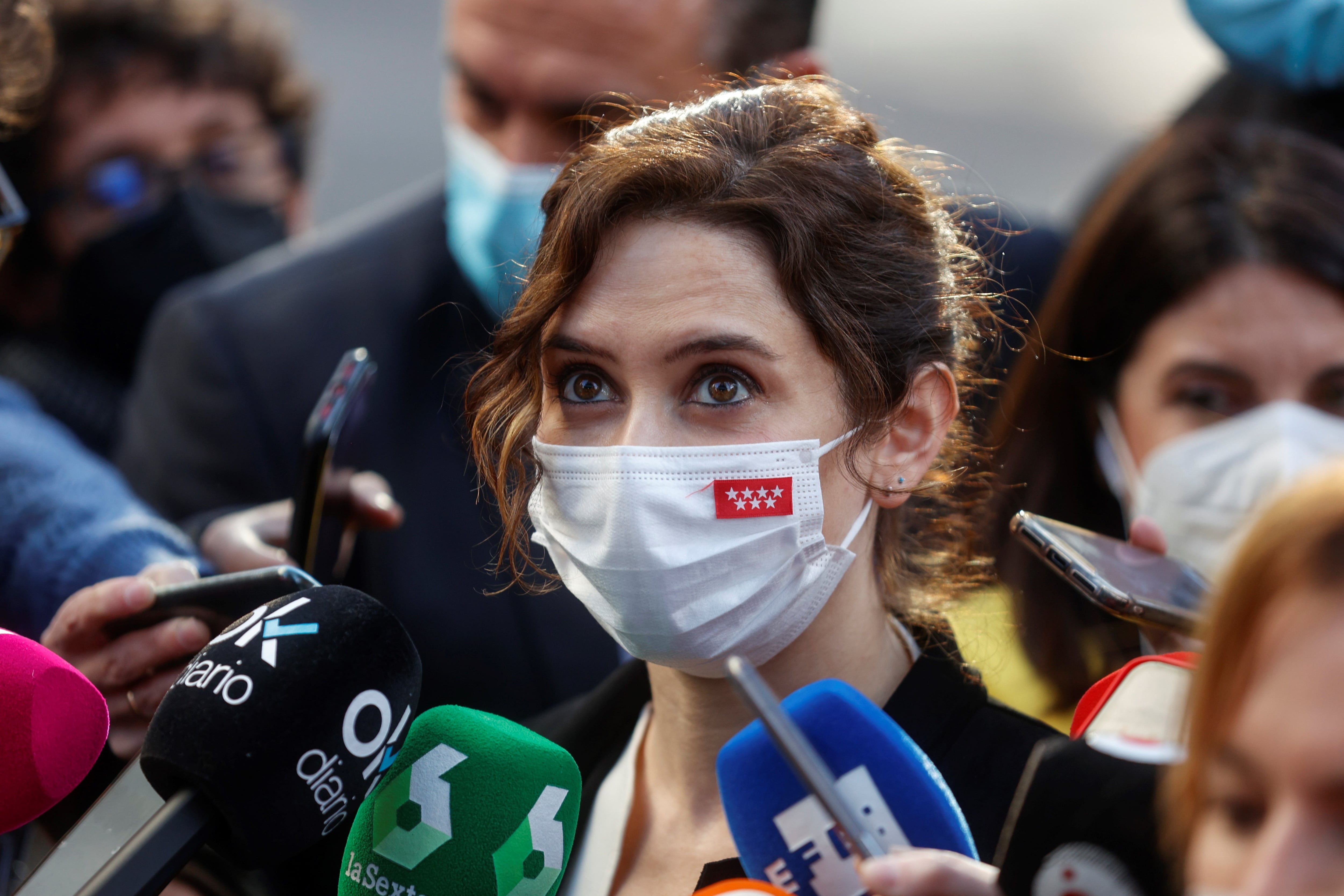 MADRID, 15/02/2022.- La presidenta de la Comunidad de Madrid, Isabel Díaz Ayuso a su llegada a la reunión Ejecutiva Nacional del PP que se celebra este martes en la sede de la formación en la calle Génova de Madrid. EFE/ Rodrigo Jimenez
