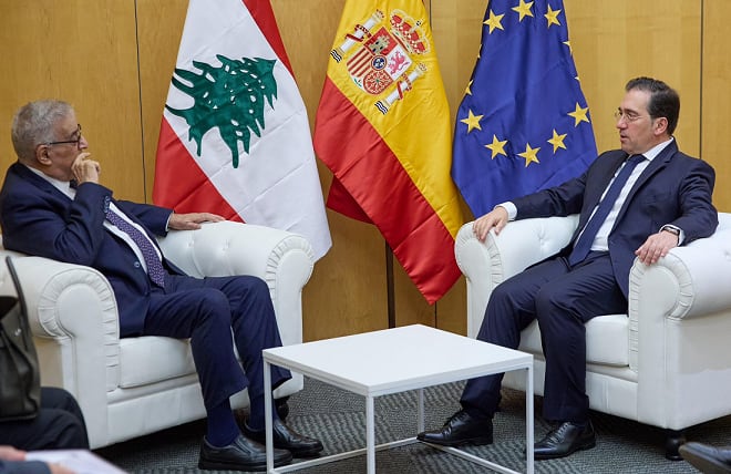 El ministro de Exteriores, José Manuel Albares, en la reunión con su homólogo libanés Abdallah Bou Habib en Barcelona