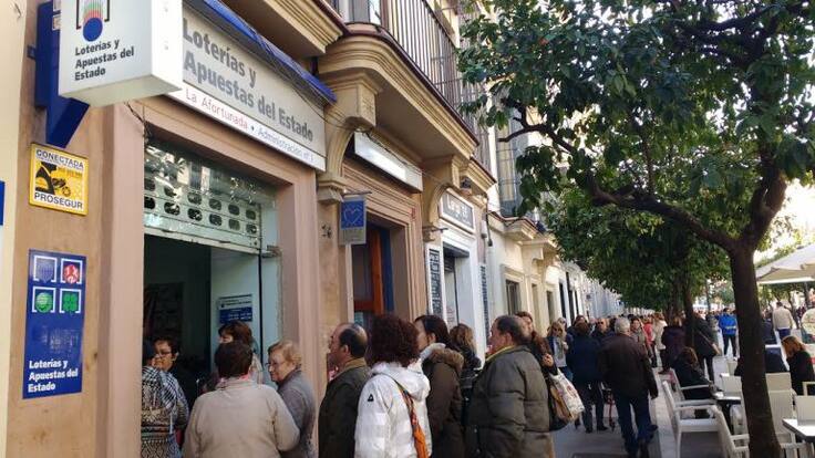 Los más rezagados en Jerez para buscar la suerte para el Sorteo de El Gordo