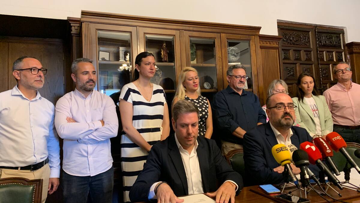 Morala pone cara al organigrama municipal de Ponferrada con once áreas de gobierno coordinadas por él y en "lealtad" con sus socios de CB y Vox