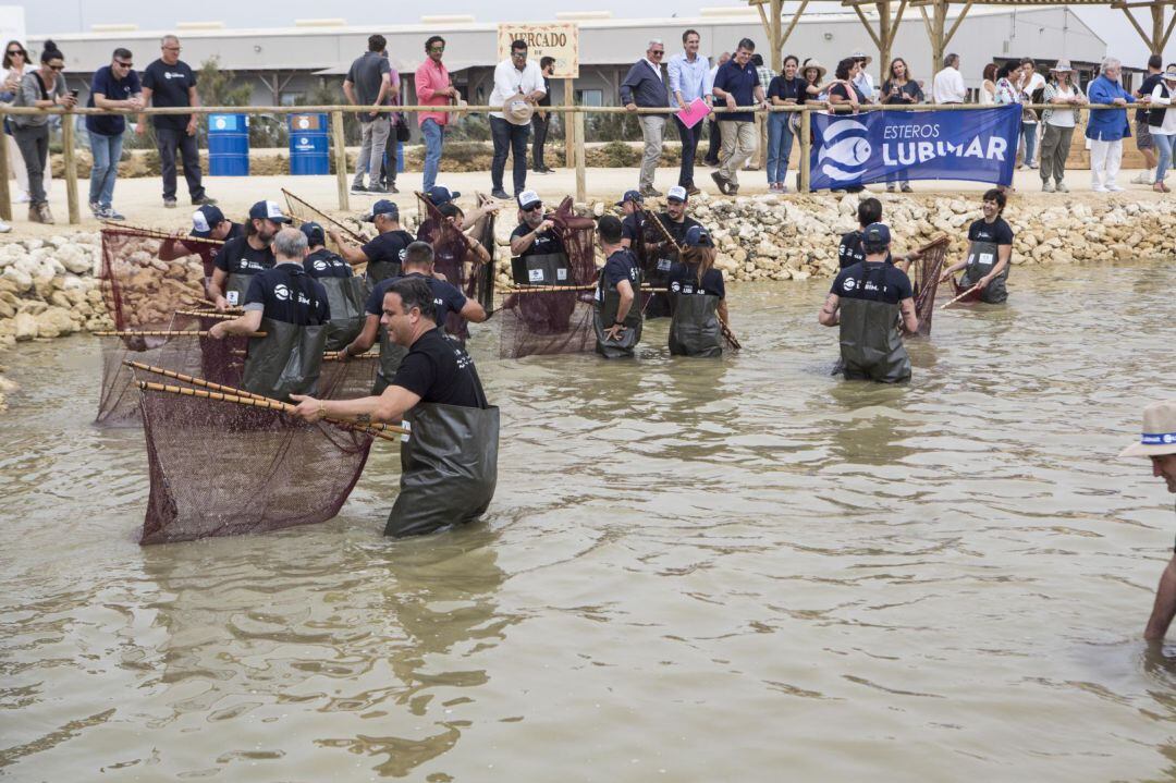 Cocineros invitados a &#039;Despesques 2019&#039;, pescando en el estero.