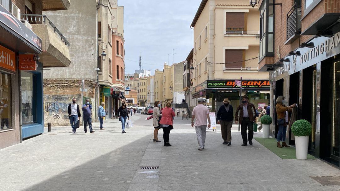 El uso de las mascarillas sigue siendo generalizado en las calles de Aranda