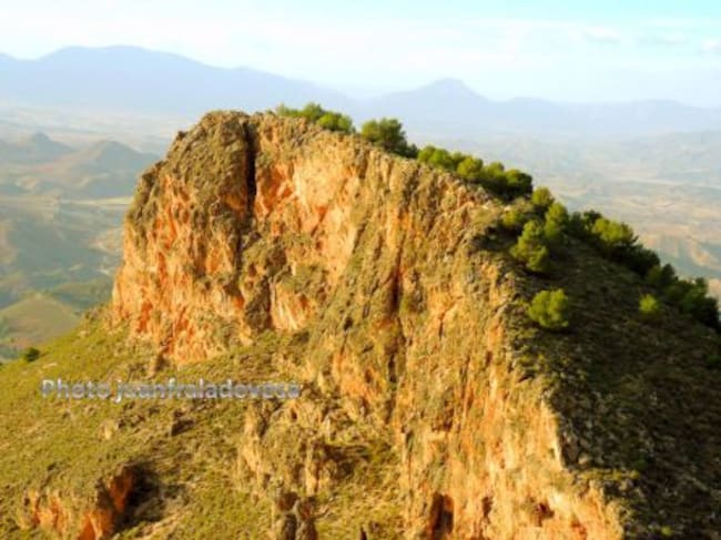 Pico del Águila, uno de los picos más altos de la Sierra de la Peñarrubia en Lorca.