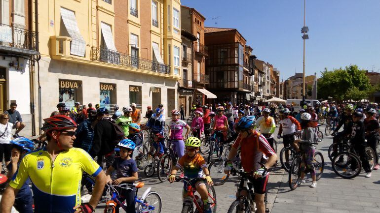 El Día de la Bici reunió a más de 400 cicloturistas