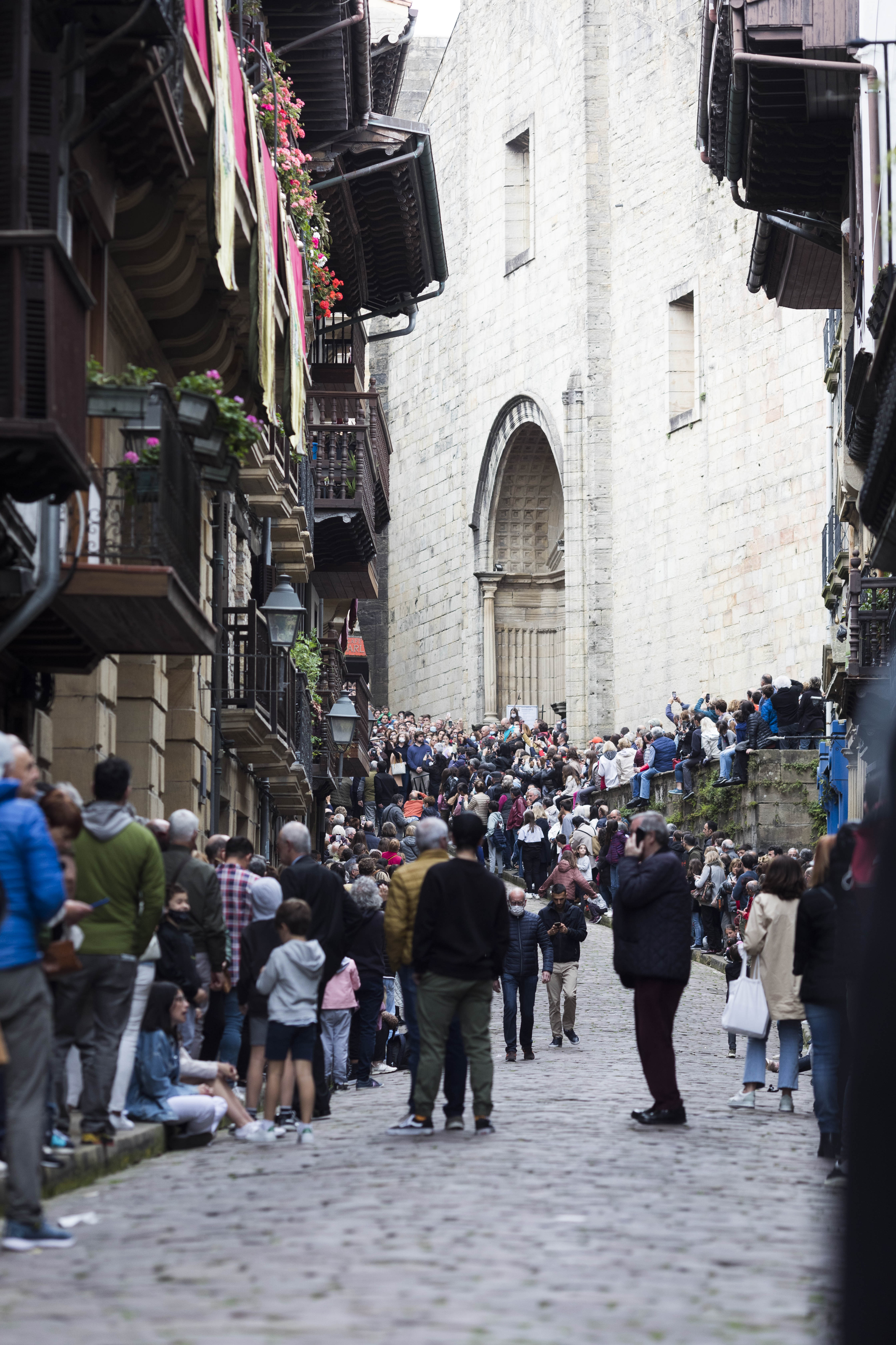 Las calles de Irun han estado repletas de turistas / Foto: Estitxu Ortolaiz