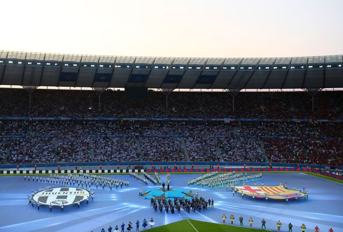 Vista de la solemne apertura de la final entre la Juve y el FC Barcelona