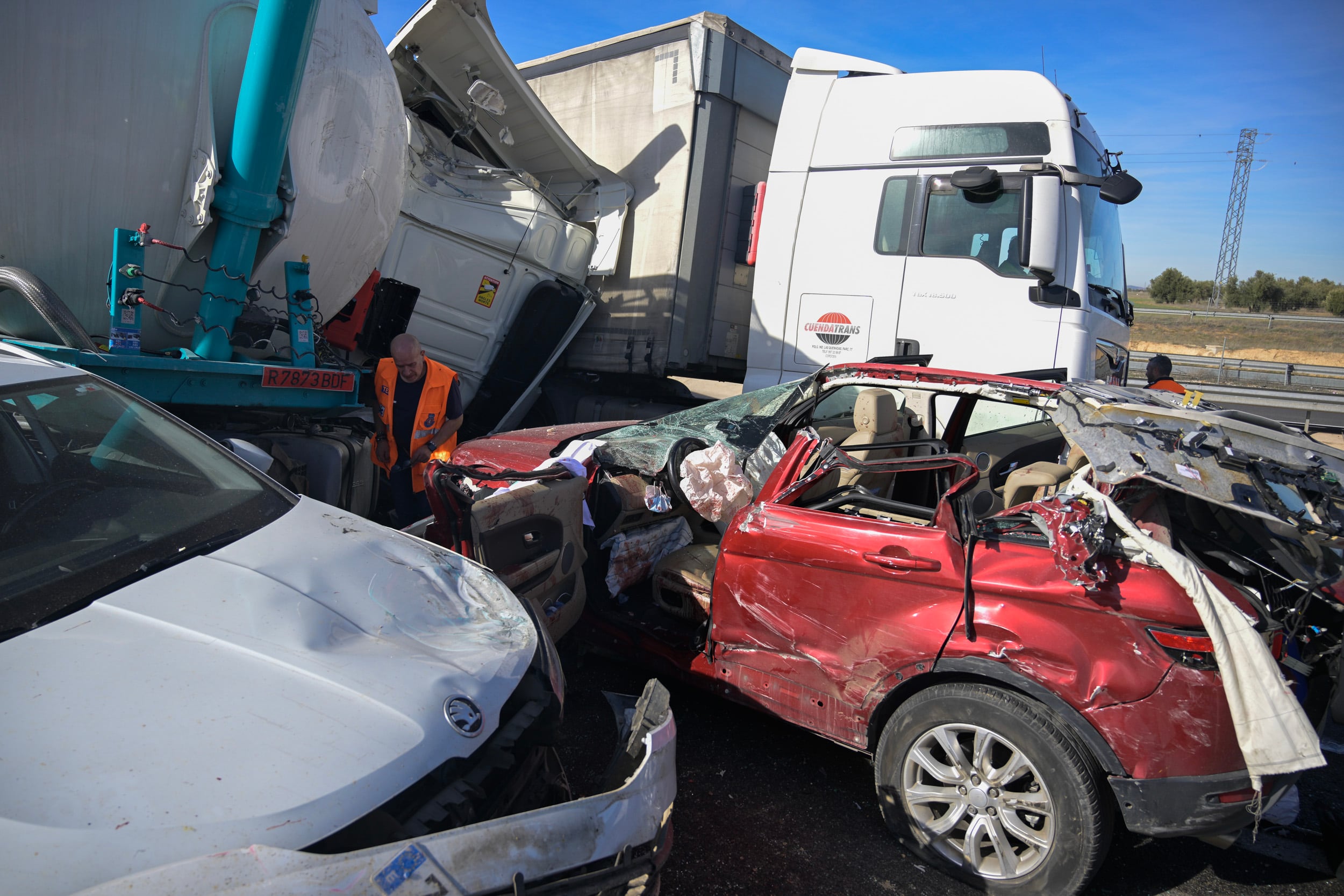 Tres personas murieron y 18 resultaron heridas, tres de ellas graves, en los cinco accidentes de tráfico que se registraron en el 25 de enero en la autovía A-4, a la altura de Santa Cruz de Mudela (Ciudad Real)