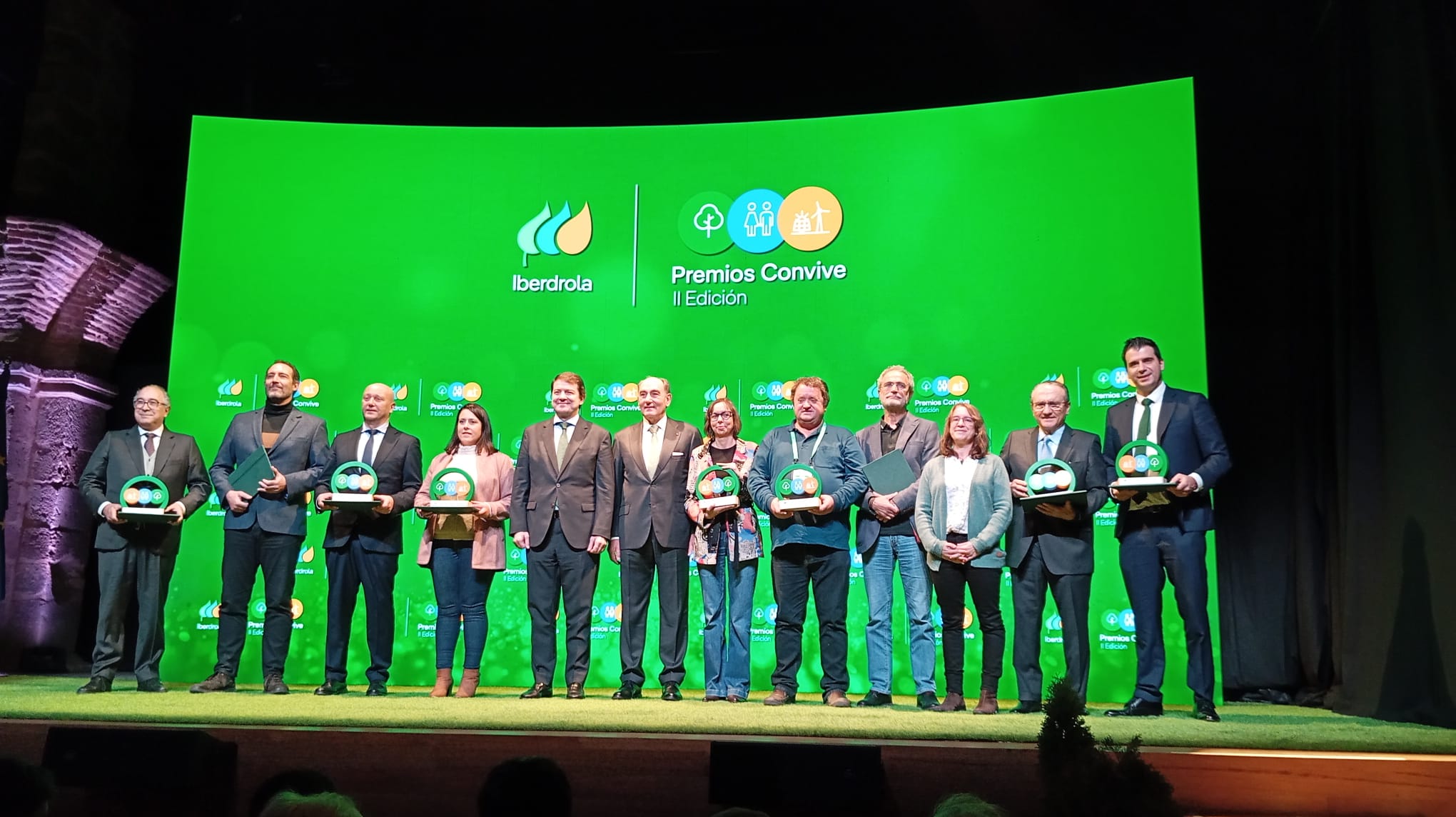 Premiados en la II edición de Iberdrola Convive celebrado en Paredes de Nava con presencia del presidente de la entidad, Ignacio Sánchez Galán y el de la Junta Alfonso Fernández Mañueco