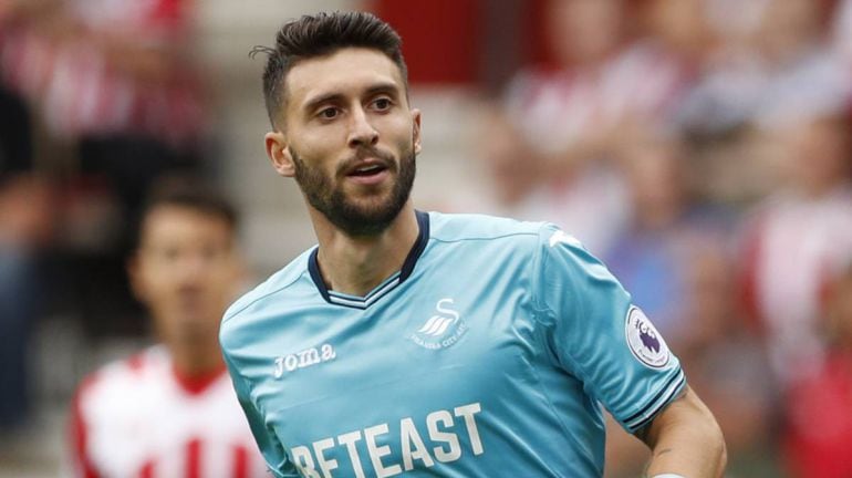 Borja Bastón con la camiseta del Swansea.