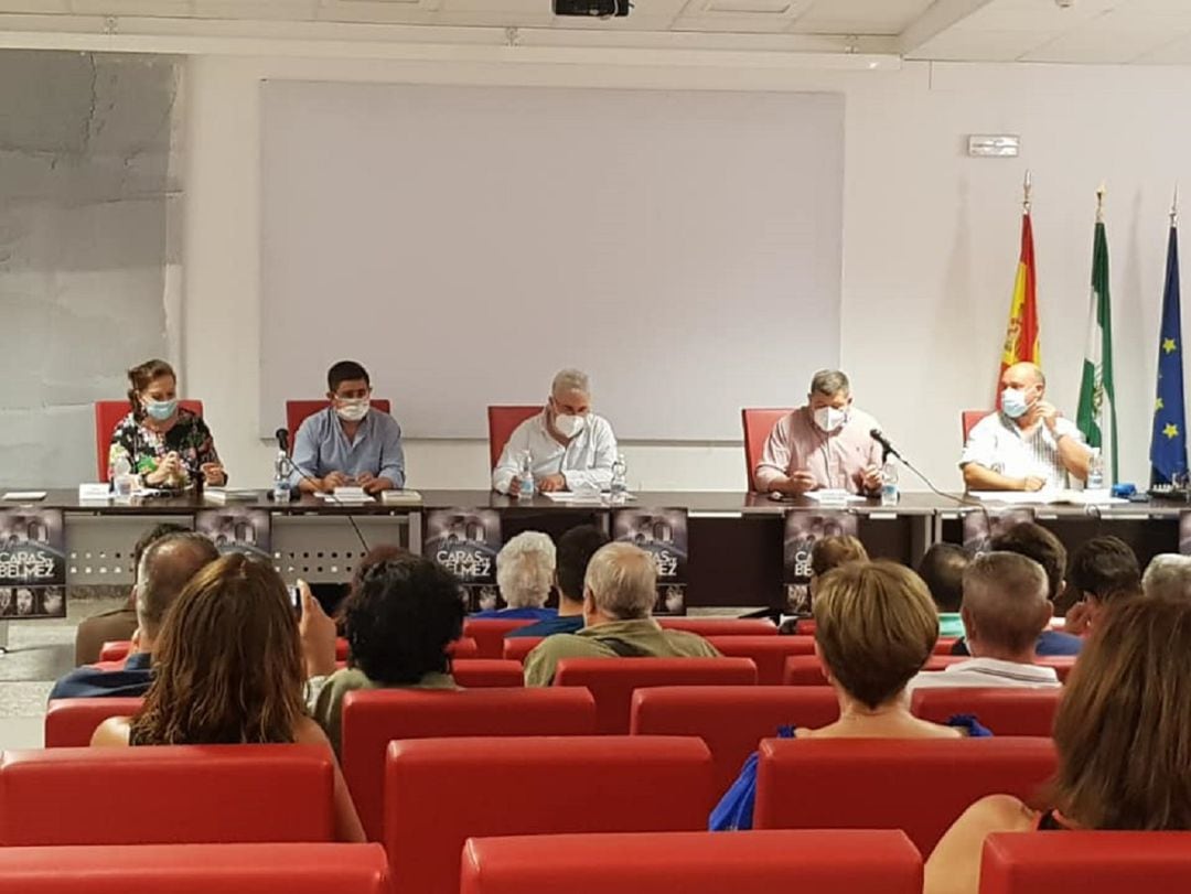 Momento de la presentación del libro &#039;Los niños de las caras&#039;