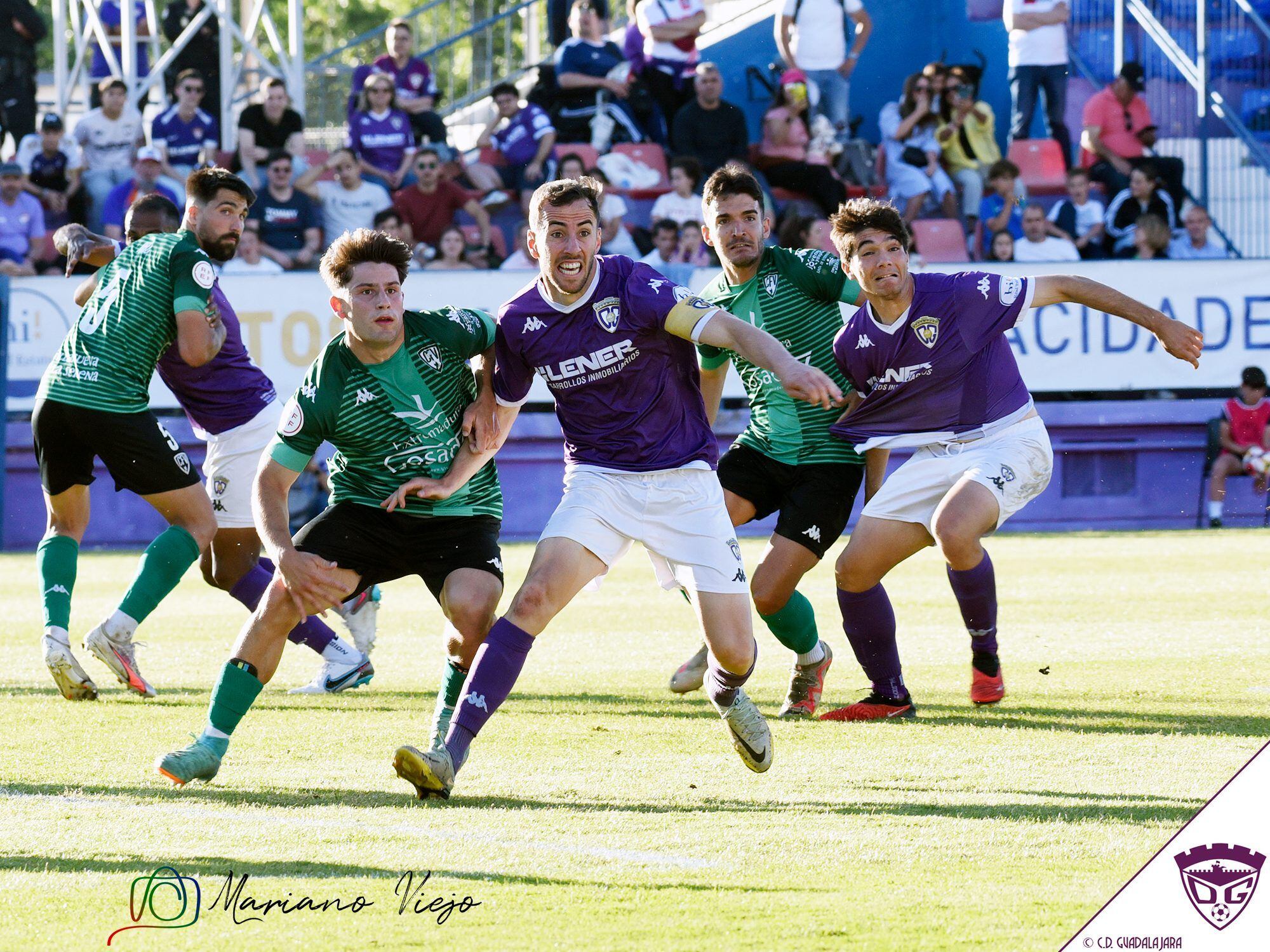 La lucha de Ablanque, Morcillo y Souza en el Guadalajara 1 Villanovense 2 FOTO: Luis Polo (Mariano Viejo)