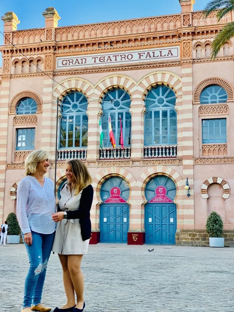 Marisa Brihuega y Amanda Real en el Teatro Falla