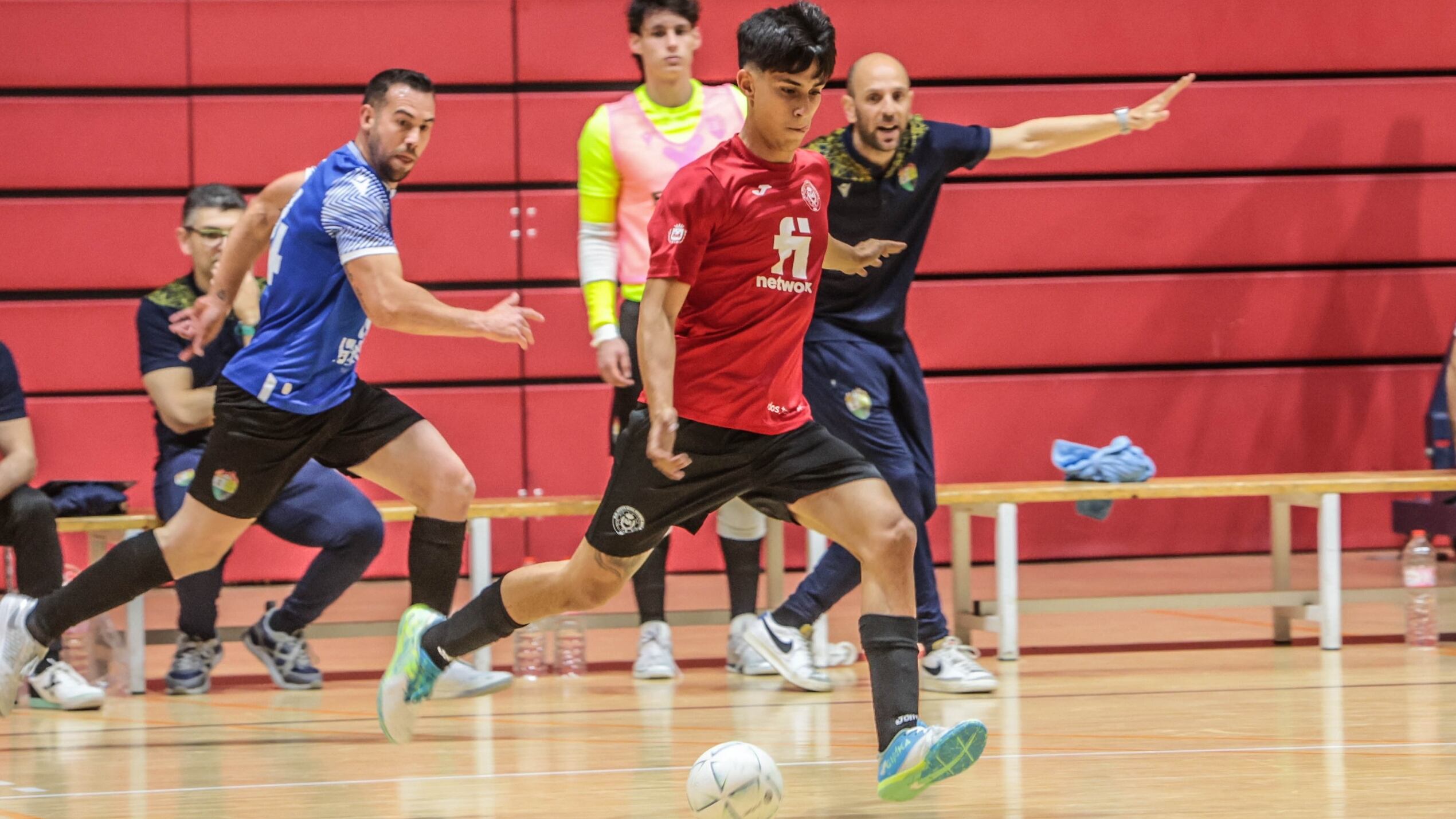 El Nueva Elda Finetwork cierra la liga a domicilio