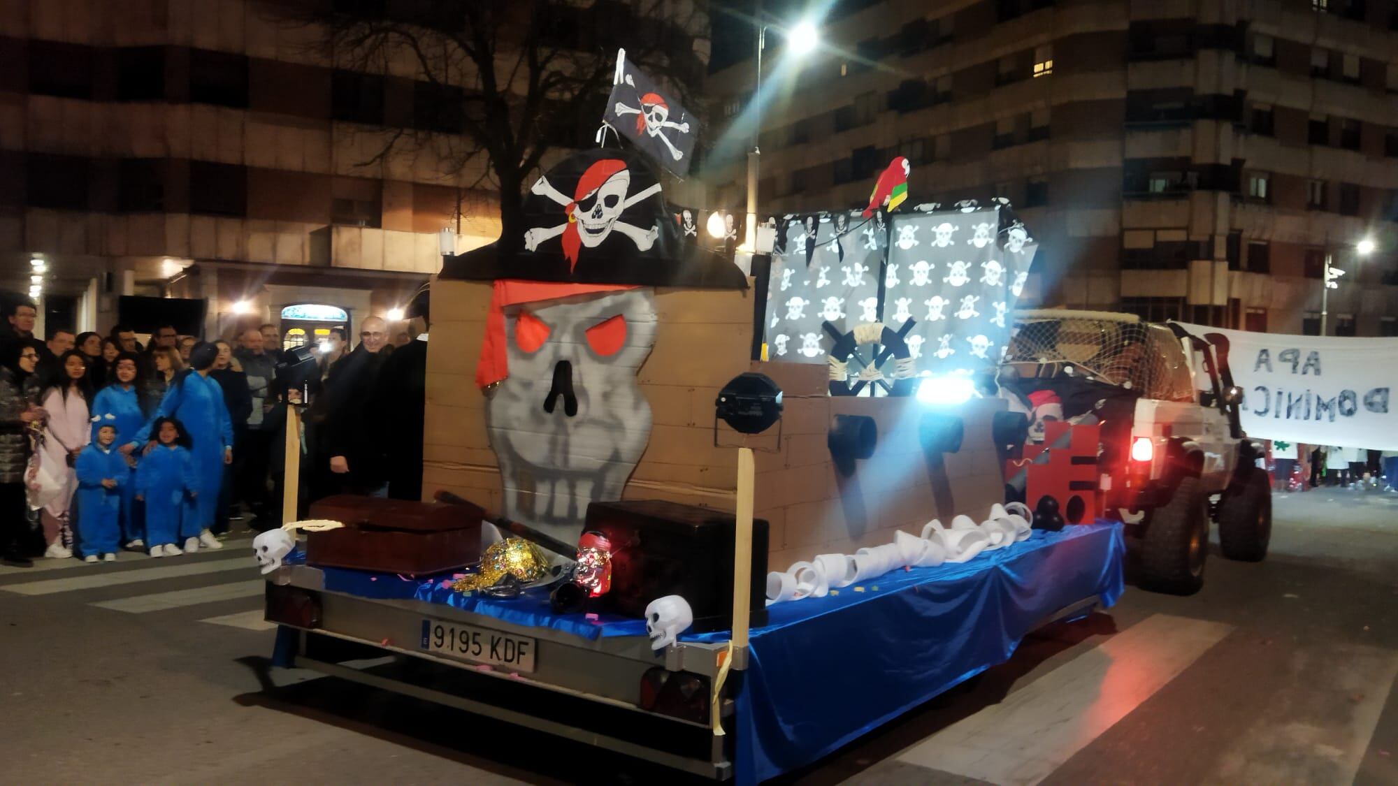 Desfile de carnaval en Aranda 2023, APA Colegio Dominicas disfraz El mundo Pirata