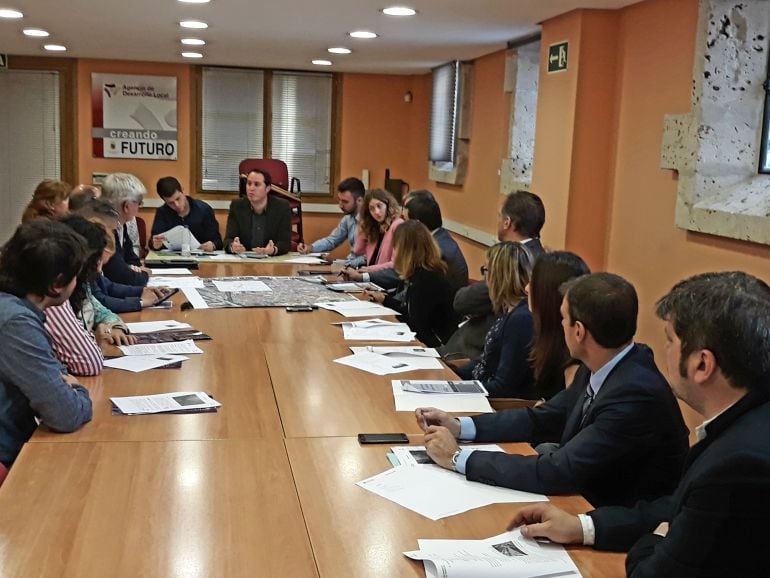 Reunión para la preparación de la Feria