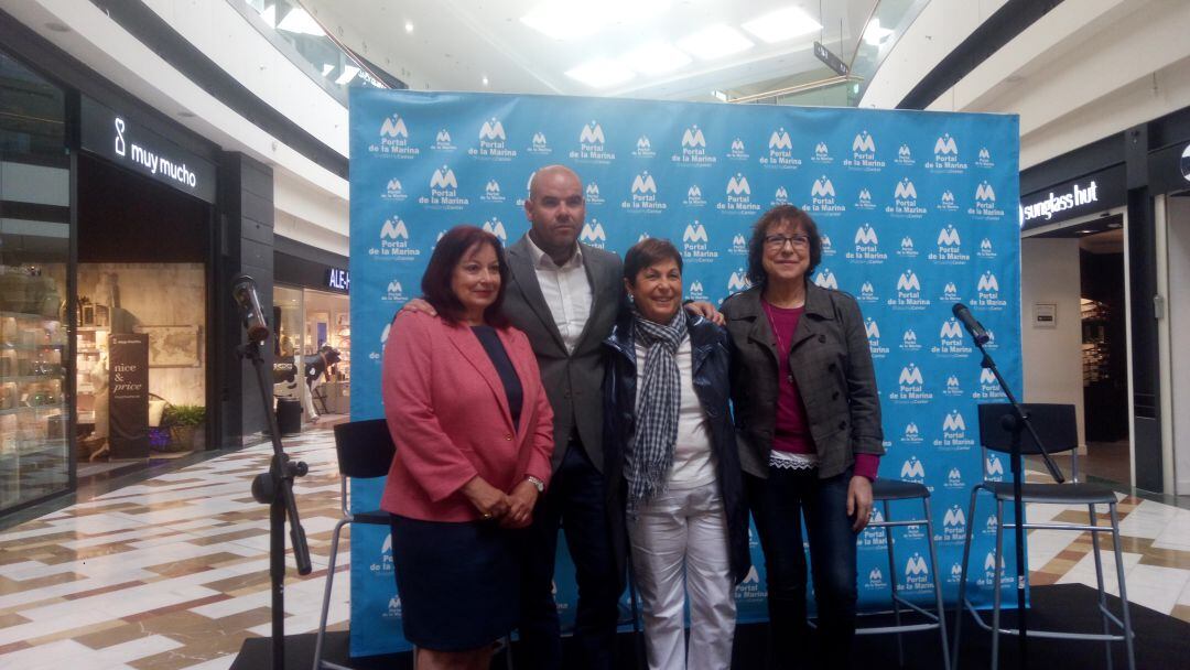 Presentación del acuerdo de colaboración entre Portal de la Marina y Amunt contra el Càncer de la Marina Alta.