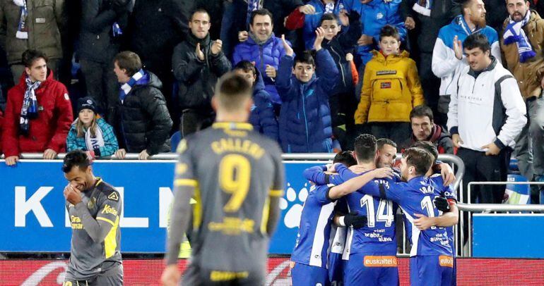 Los jugadores del Alavés celebran un gol en Mendizorroza