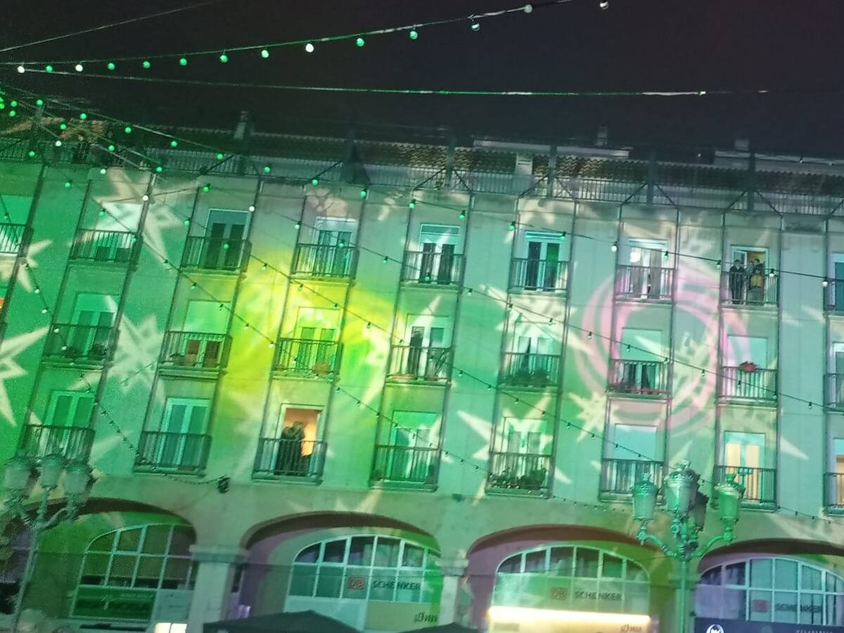 Elda da la bienvenida a la Navidad con el encendido del alumbrado