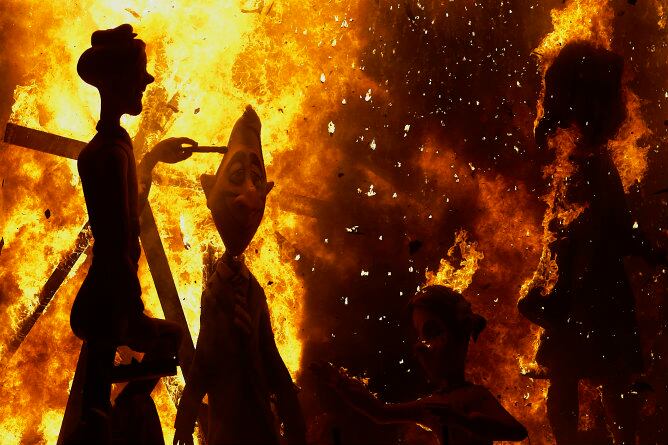 Las Fallas concluirán esta noche durante la 'cremà'
