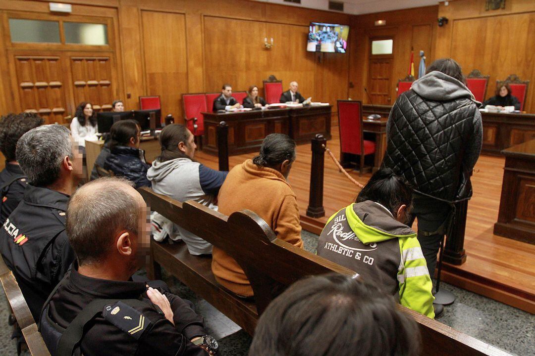 Un momento de la primera jornada del jucio celebrado en la Audiencia provincial de Ourense