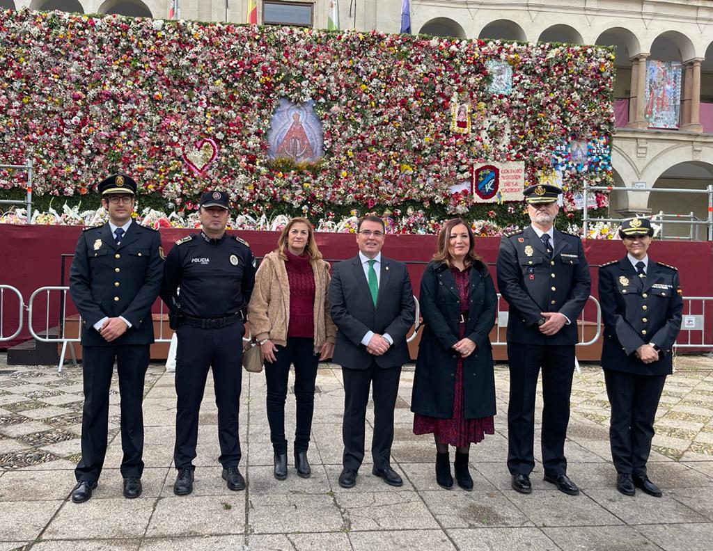 Autoridades presidiendo el dispositivo de seguridad de la Romería de la Virgen de la Cabeza.