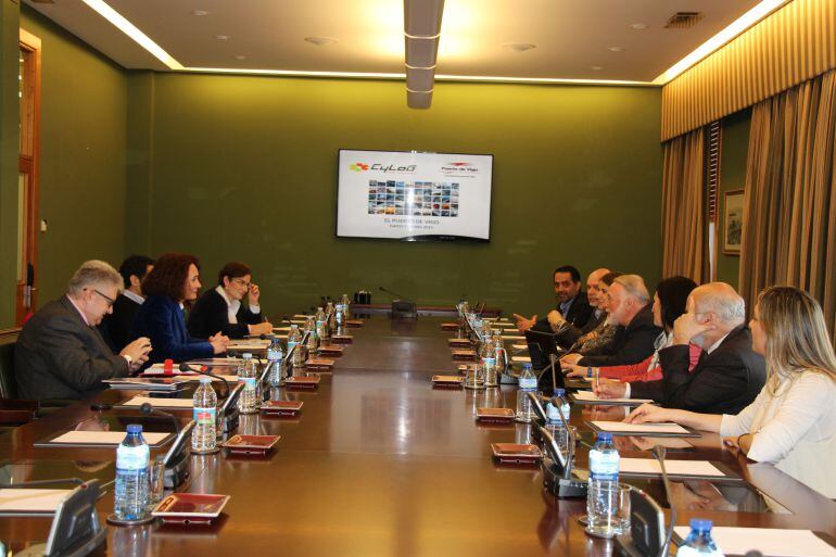 Un momento de la reunión entre la autoridad portuaria de Vigo y el ayuntameinto de Ponferrada