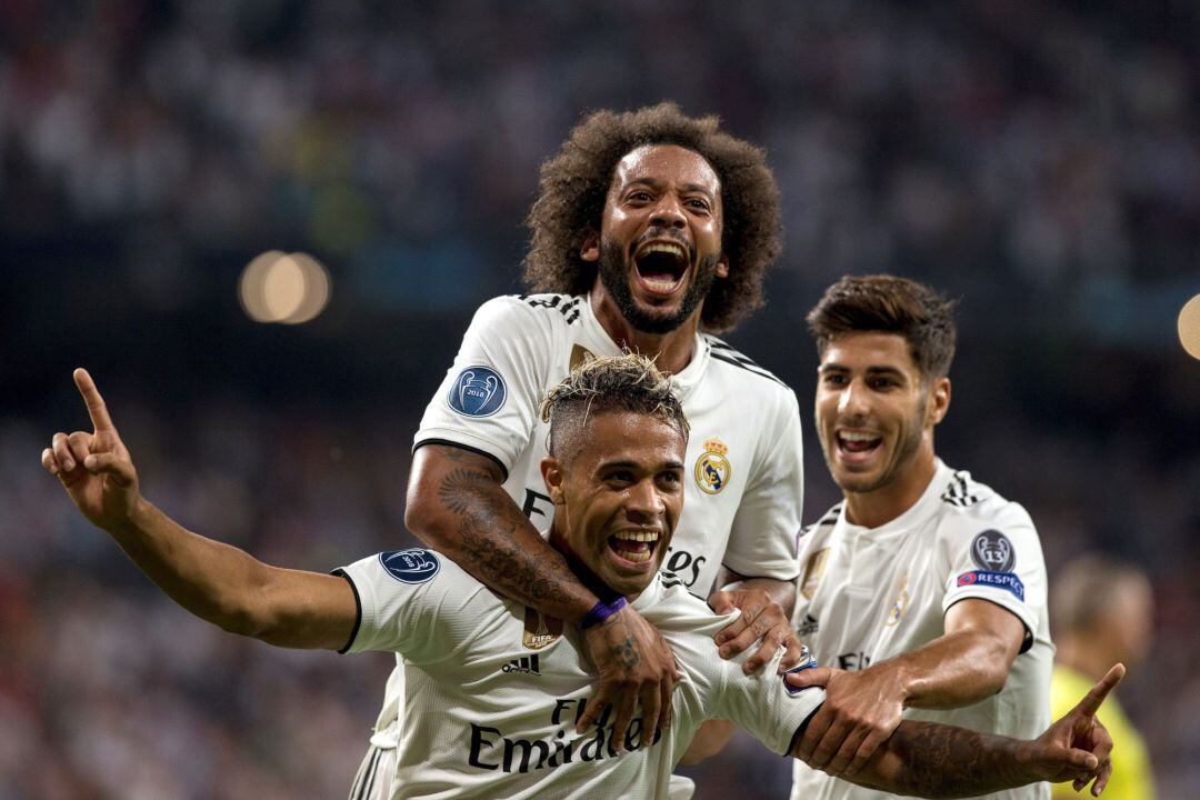 Mariano celebra su gol a la Roma