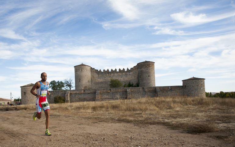 Un instante de la carrera a pie del Duatlón Cross de Almenar.