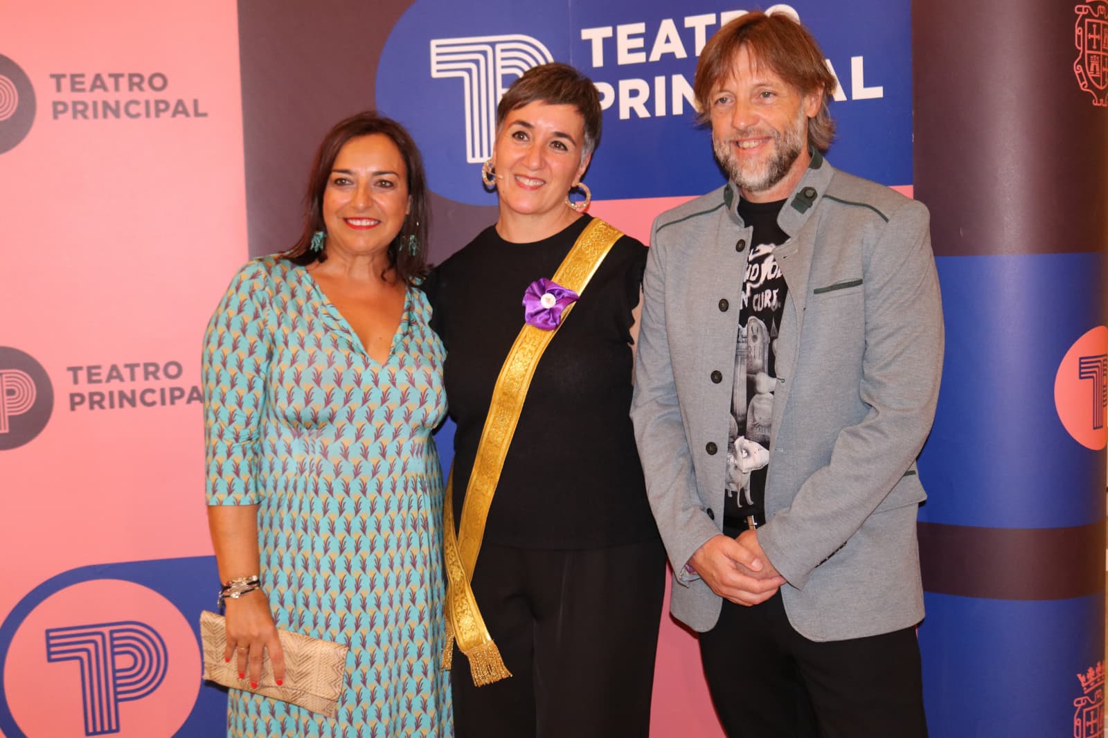 Noemí Villamuza ofrece un pregón literario "ilustrado" lleno de emoción