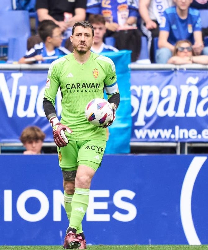 Cristian, en el partido ante el Oviedo en el Carlos Tartiere