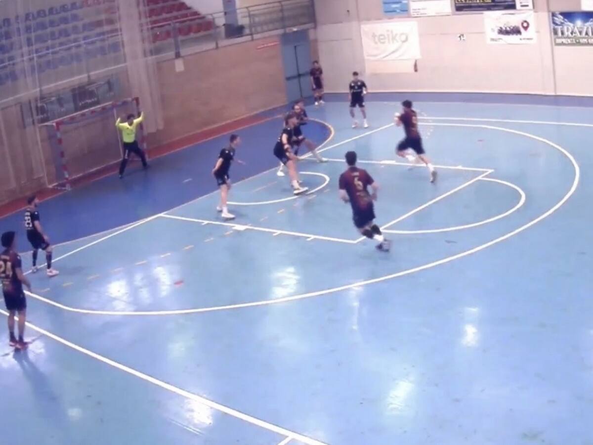 El Elda - C.E.E. no pudo acabar con victoria en la pista del Levante UDBM Marni (37-27)